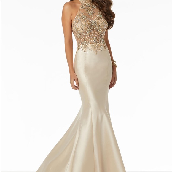 Prom dress - Picture 2 of 3